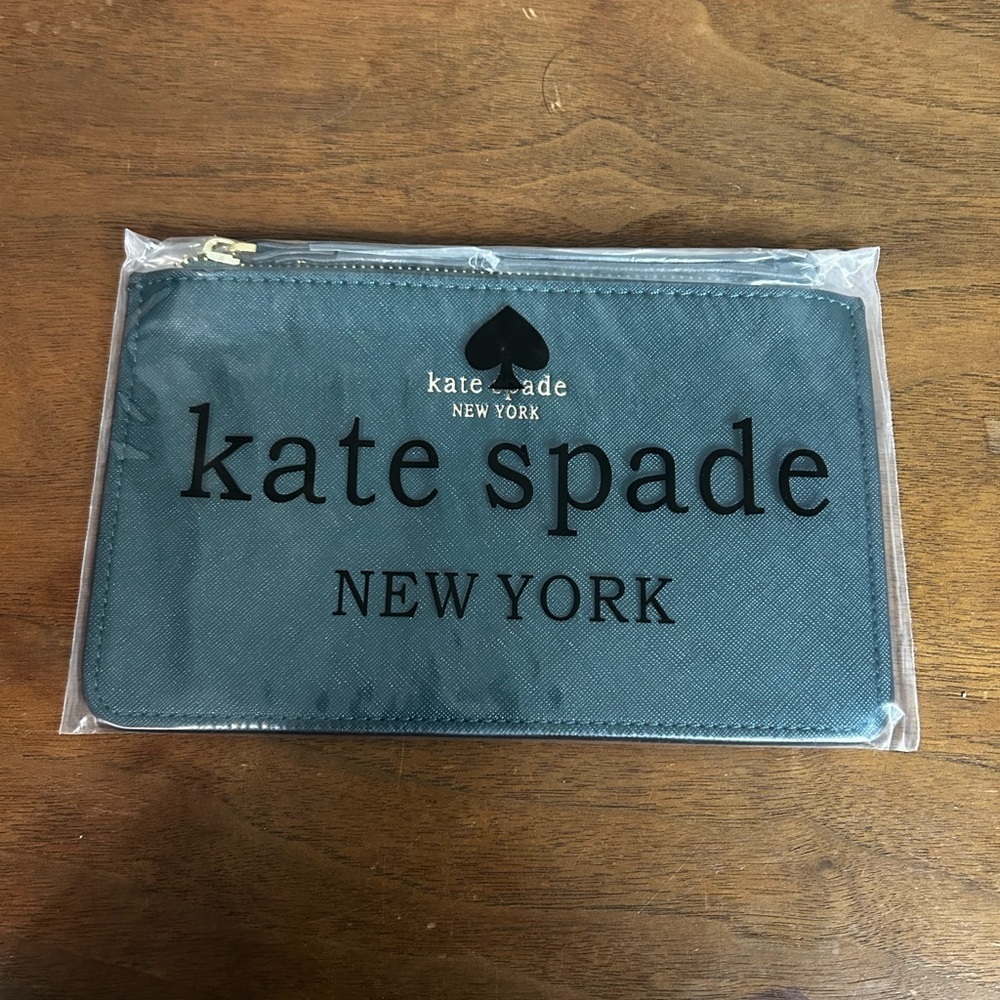 NWT Kate Spade Hunter Green Leather Wristlet - Picture 2 of 6